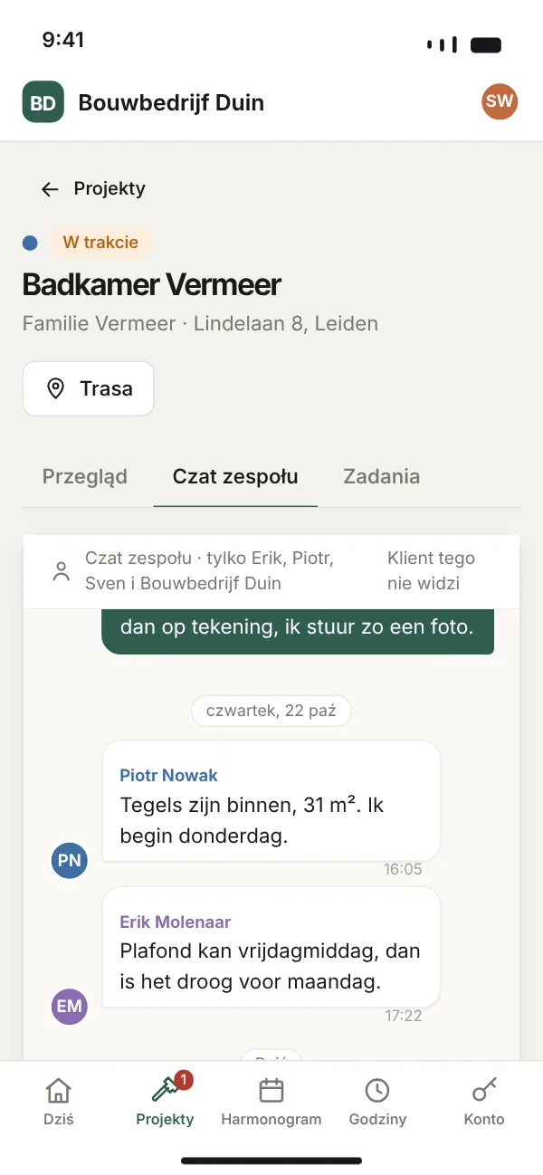 Czat zespołu projektu w telefonie